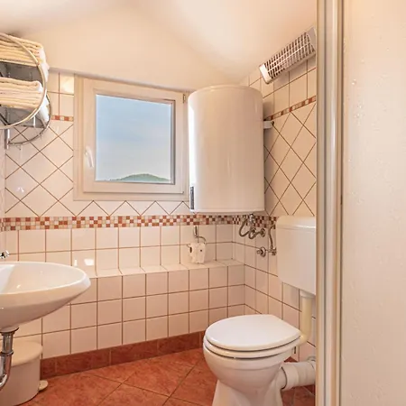 Lukceva Domacija Pocitniska Hisa - Happy Rentals Kupa