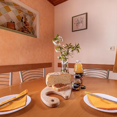 Ferienhaus Lukceva Domacija Pocitniska Hisa - Happy Rentals Kupa