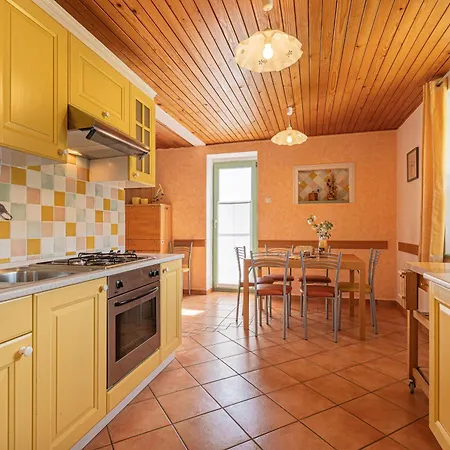Feriehus Lukceva Domacija Pocitniska Hisa - Happy *