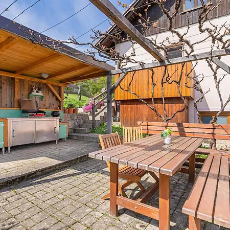 Lukceva Domacija Pocitniska Hisa - Happy Rentals Ferienhaus