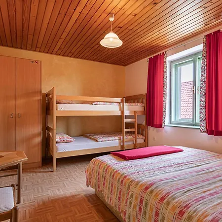 Lukceva Domacija Pocitniska Hisa - Happy Feriehus *