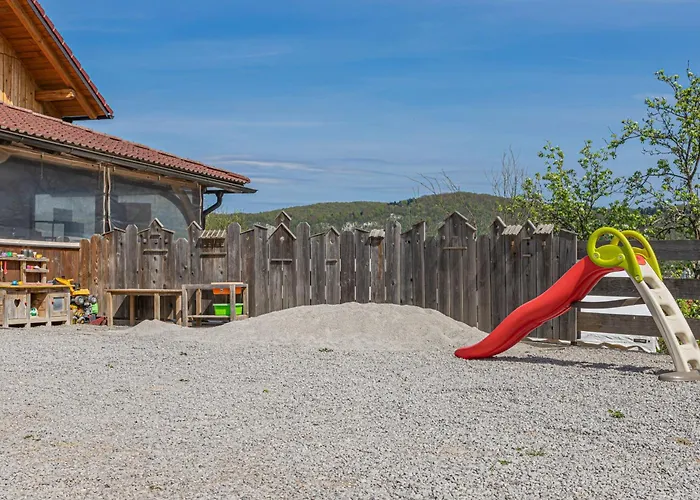 Fun & Games Homestead Lukec - Happy Rentals 펜션 Kostel